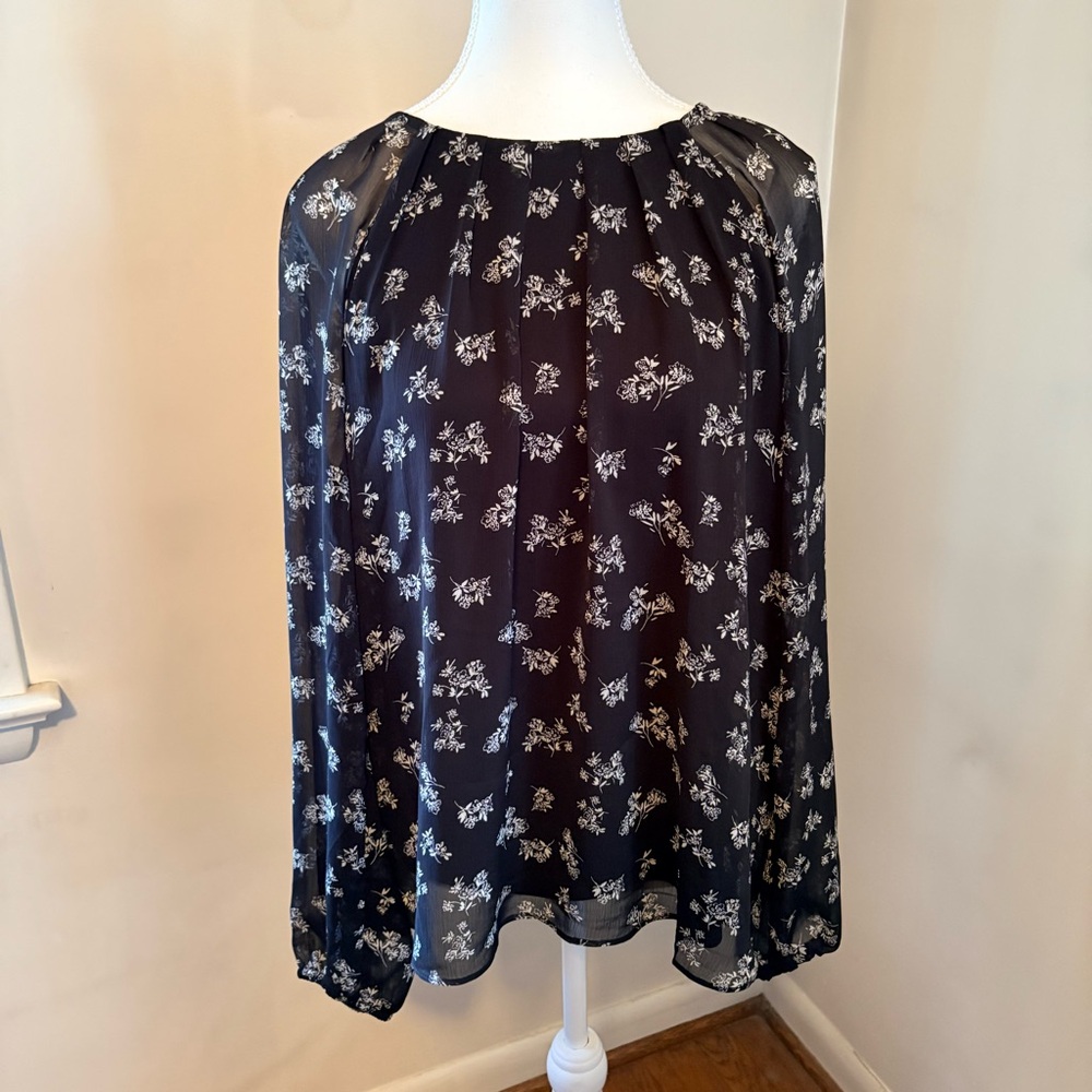 nine britton Black Floral Long-Sleeve Blouse